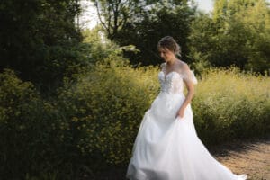 Nevěsta - svatba ve svatební stodole Most