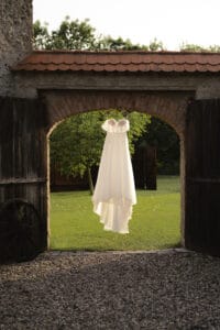 Svatební šaty - svatba ve svatební stodole Most