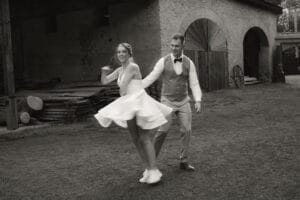 Novomanželé - svatební stodola Most